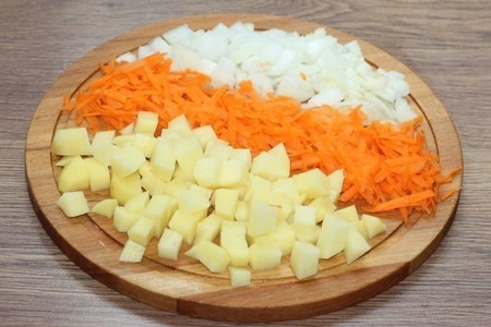 Куриная грудка с овощами в сметанном соусе: шаг 2