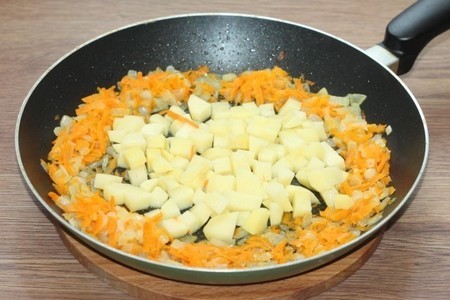 Куриная грудка с овощами в сметанном соусе: шаг 4