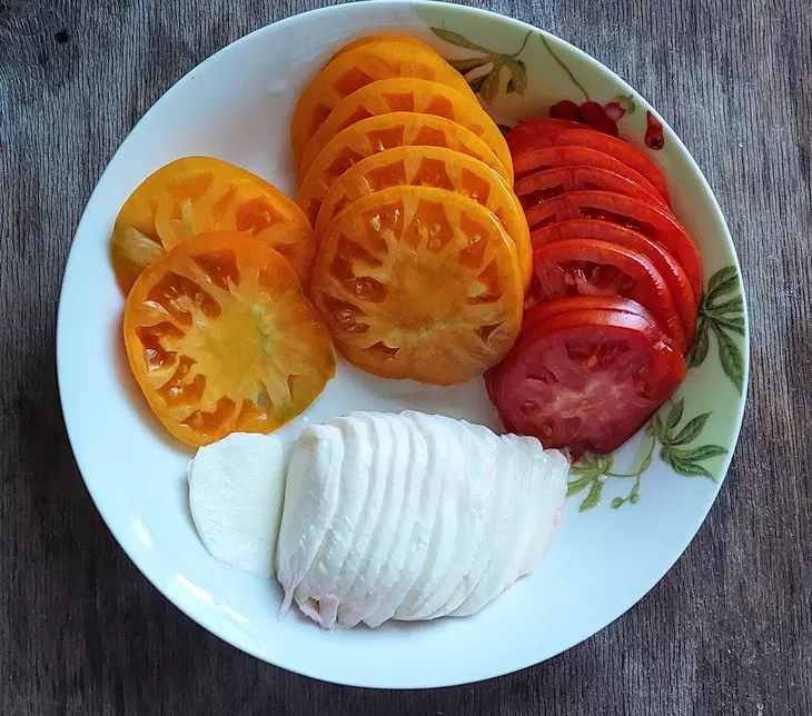 Слоеный пирог с овощами и моцареллой: шаг 4