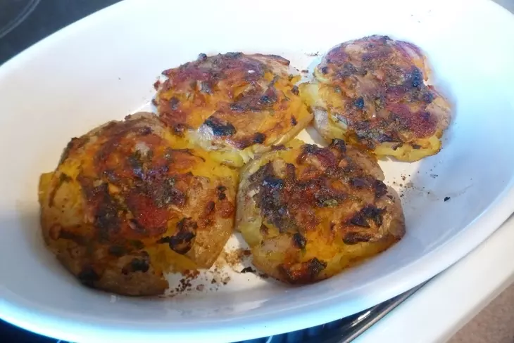 Мятый запечённый картофель с хрустящей корочкой: шаг 3