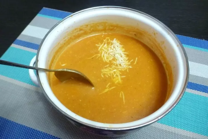 Томатный суп с сыром: шаг 4