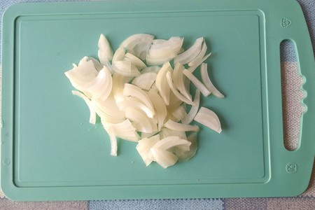 Салат с помидорами, баклажаном и сыром: шаг 1