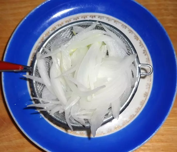 Салат с помидорами, баклажаном и сыром: шаг 8