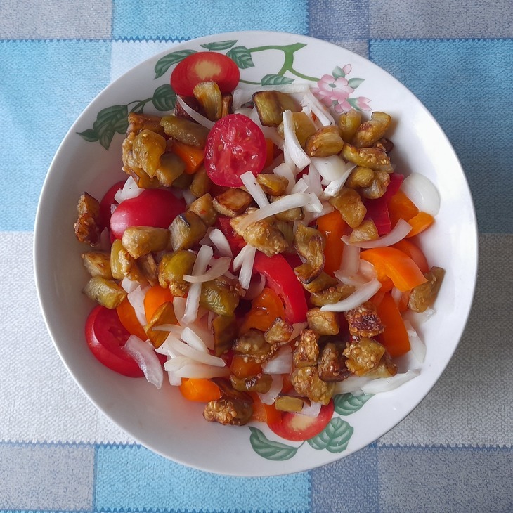 Салат с помидорами, баклажаном и сыром: шаг 13