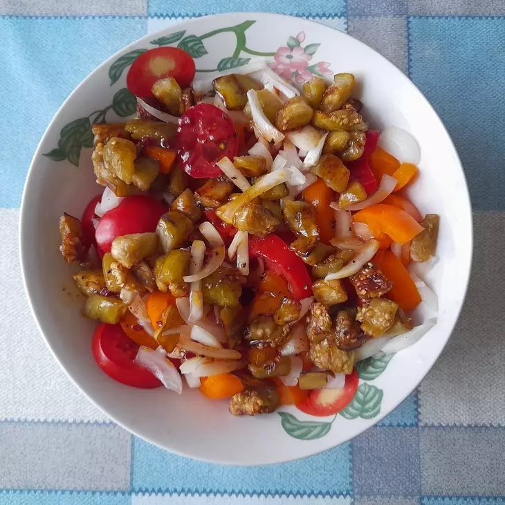 Салат с помидорами, баклажаном и сыром: шаг 15