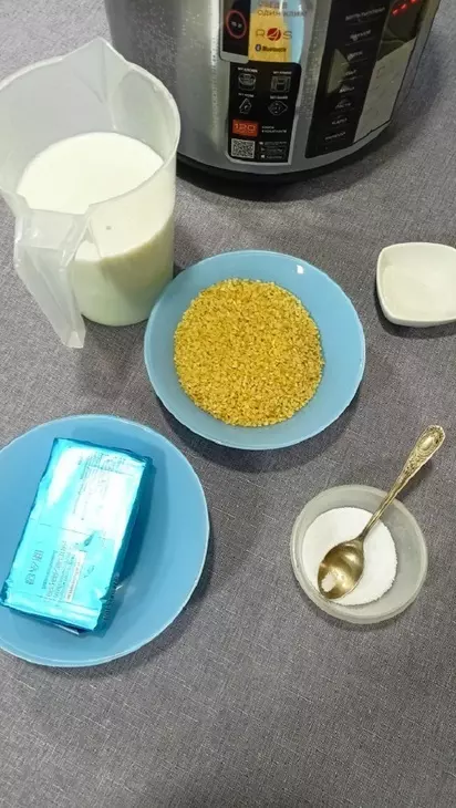 Каша из булгура на молоке: шаг 1