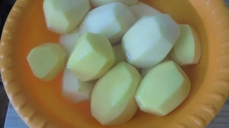 Мясо в горшочке: шаг 1