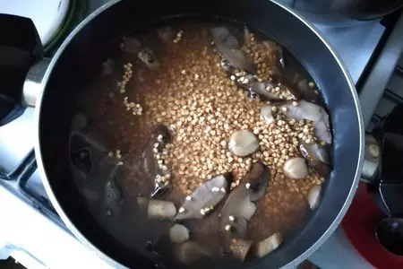 Гречневая каша с грибами и луком: шаг 2