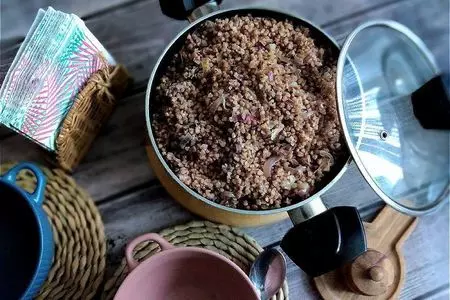 Гречневая каша с грибами и луком: шаг 8