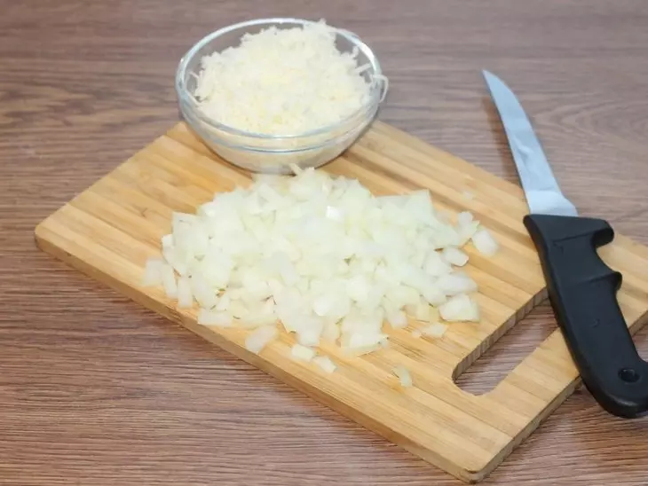 Грибной жульен в кабачках: шаг 5