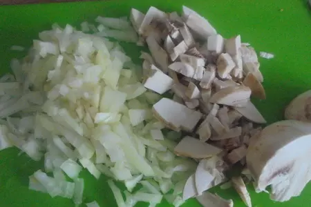 Грибной жульен в кабачках: шаг 3