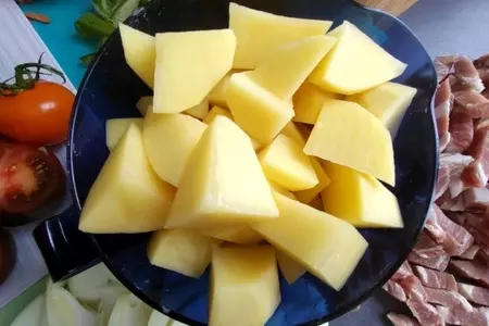 Мясо с овощами в горшочках: шаг 4
