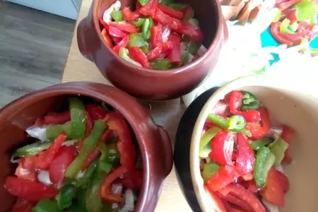 Мясо с овощами в горшочках: шаг 10