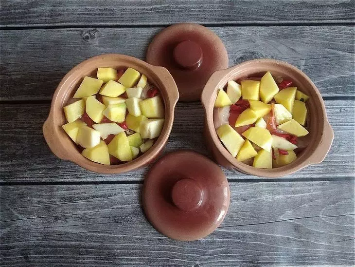 Мясо в горшочке: шаг 3