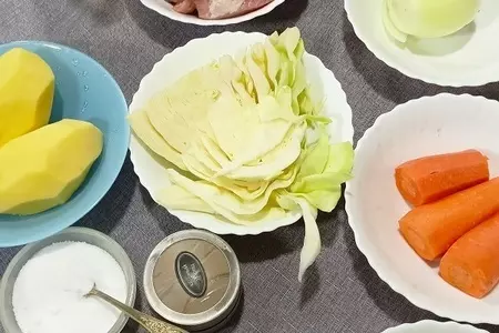 Щи с горошком в мультиварке: шаг 1