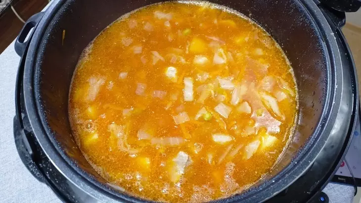 Щи с горошком в мультиварке: шаг 5