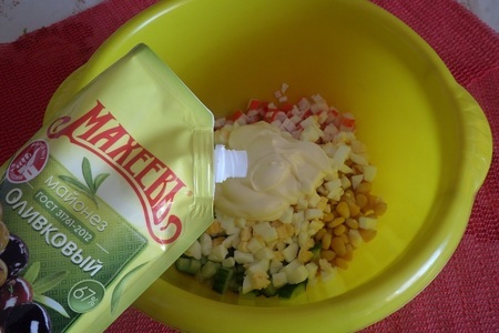 Salad "funny crab" with mayonnaise "Mahe's": step 6