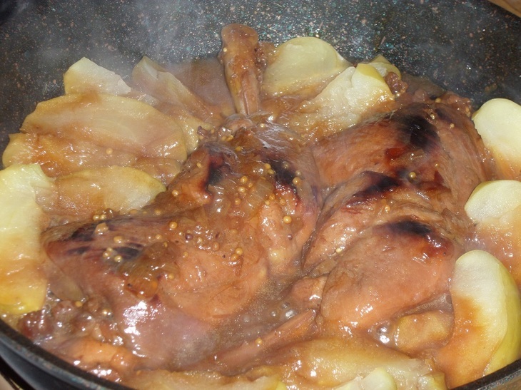 Курица в яблоках с "зернистой" горчицей "махеевъ" : шаг 15