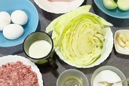 Капустная запеканка с фаршем в мультиварке: шаг 1