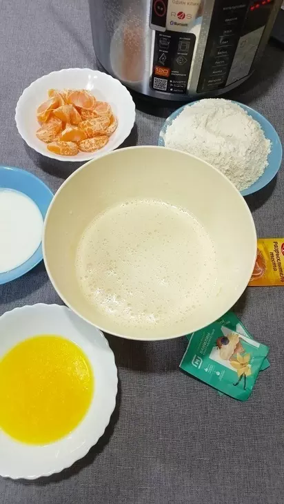Кекс на кефире с мандаринами: шаг 3