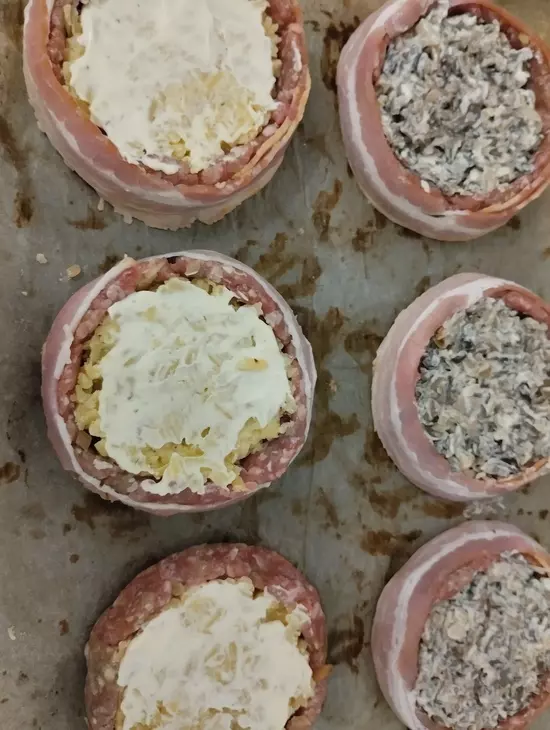 Горячее порционное блюдо с мясом, шампиньонами и картофелем по махеевски: шаг 8