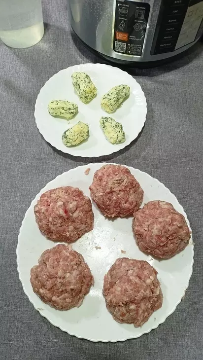 Зразы из свинины с сыром на пару: шаг 3
