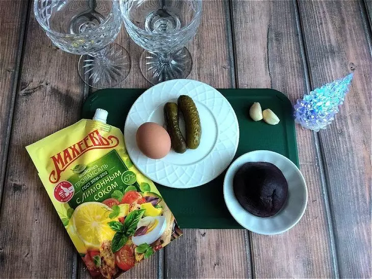 Махеевъ-ский салат для рождественских морозов: шаг 1