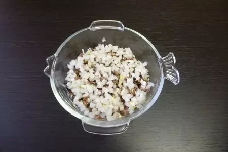 Салат "шпроты под шубой" с майонезом махеевъ: шаг 3