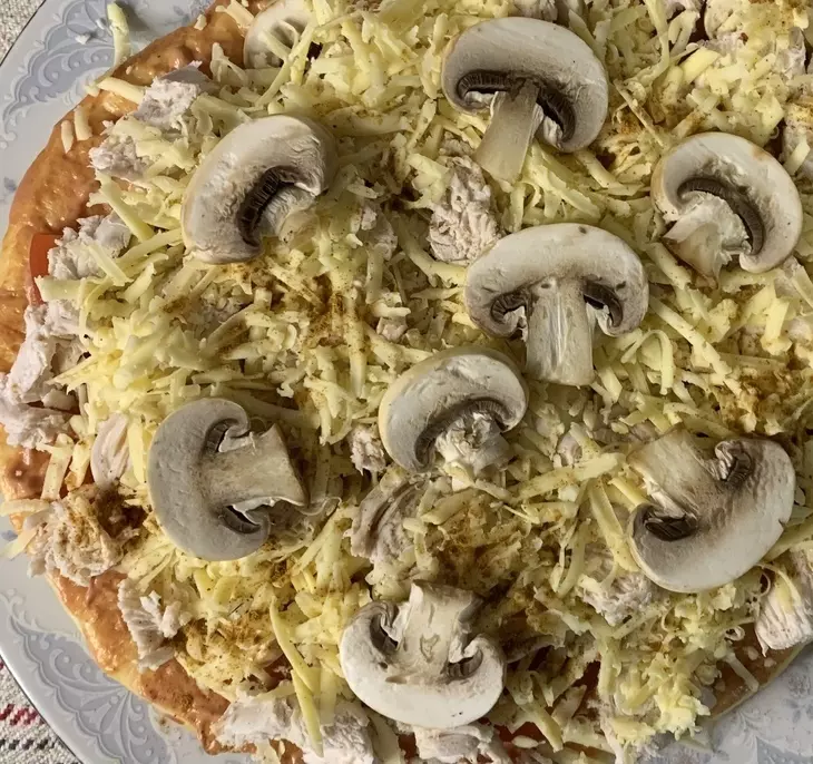 А ля пицца " с цыпленком и шампиньонами (чикен машрум)", за 1 минуту в свч печи: шаг 4