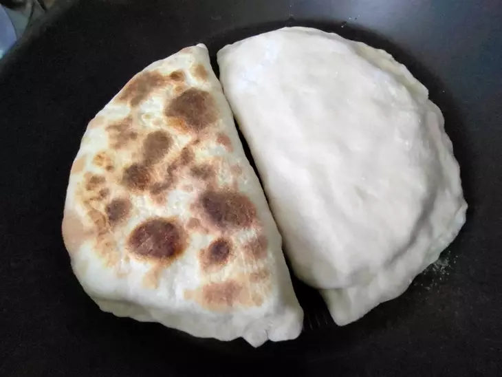 Лепёшки с сыром и творогом: шаг 13