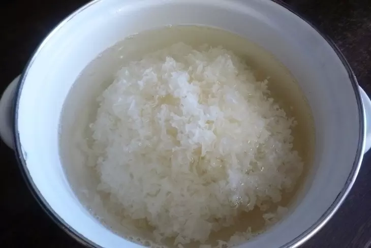 Хрустящий овощной салат с древесными грибами: шаг 1