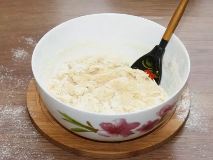 Пироги с брусникой, облепихой и яблоком: шаг 5