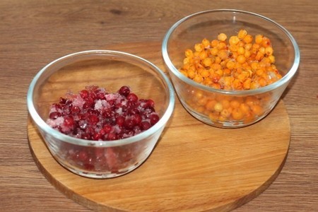 Pies with cranberries, sea buckthorn and apple: step 9