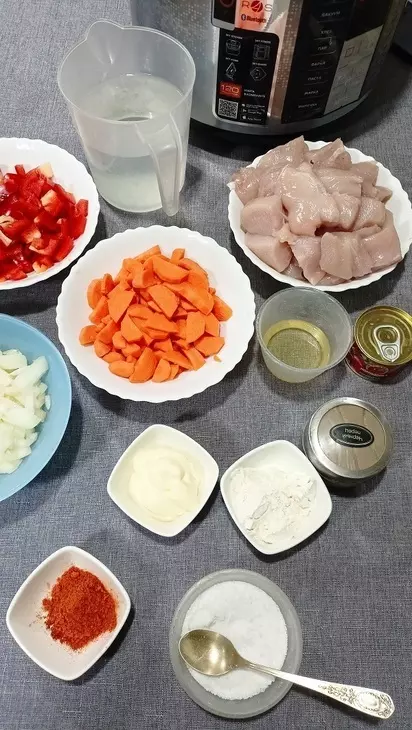 Нежный гуляш с майонезом: шаг 2