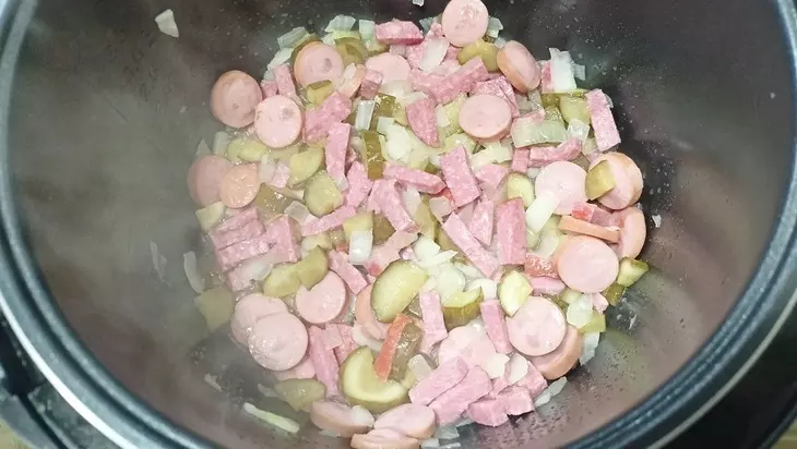 Солянка с фасолью в мультиварке: шаг 3