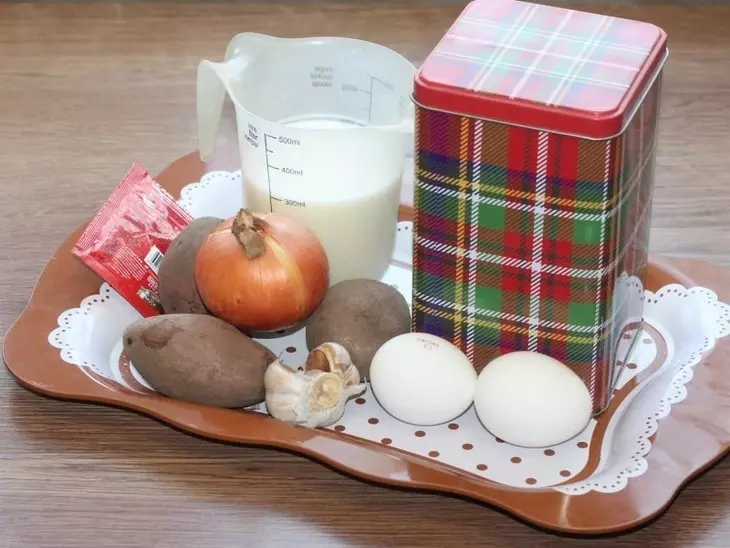 Дрожжевые блины с жареным луком и чесноком: шаг 1
