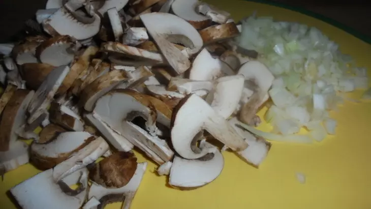 Дрожжевые блины с курицей и грибами "суперсытные" #масленица 2023: шаг 4
