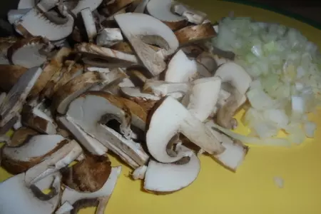 Дрожжевые блины с курицей и грибами "суперсытные" #масленица 2023: шаг 4
