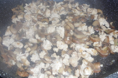 Tavuk ve mantarlı mayalı pankek "süper doyurucu" #Shrovetide 2023: adım 6