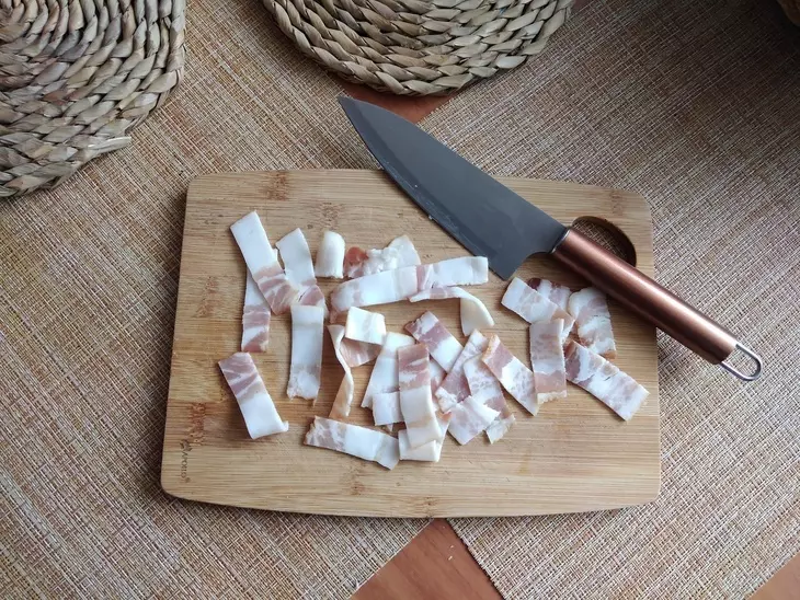 Ржано-пшеничные блины с жареной капустой с беконом и колбасой "незабываемые" #масленица2023: шаг 1