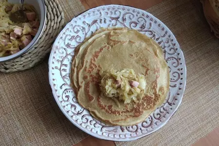 Ржано-пшеничные блины с жареной капустой с беконом и колбасой "незабываемые" #масленица2023: шаг 12
