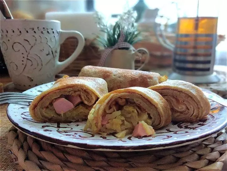 Ржано-пшеничные блины с жареной капустой с беконом и колбасой "незабываемые" #масленица2023: шаг 16