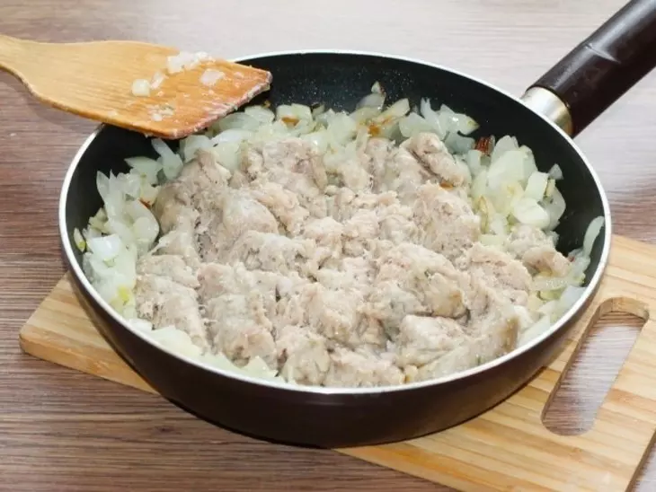 Блины на молочной сыворотке с начинкой #масленица2023: шаг 8