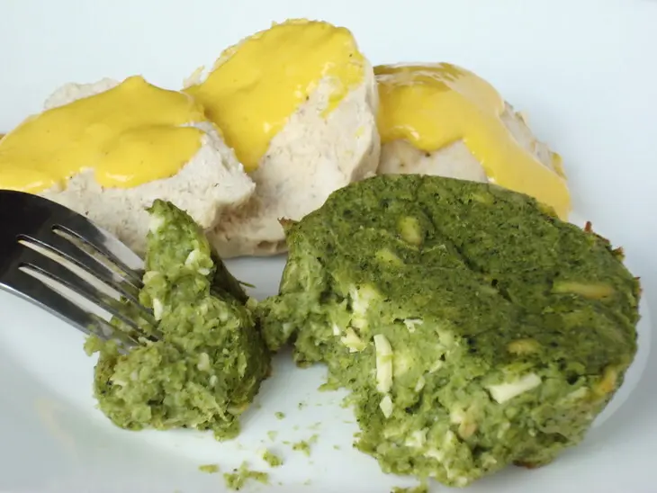 Маффины из брокколи и цыплёнка в дуэте.: шаг 6