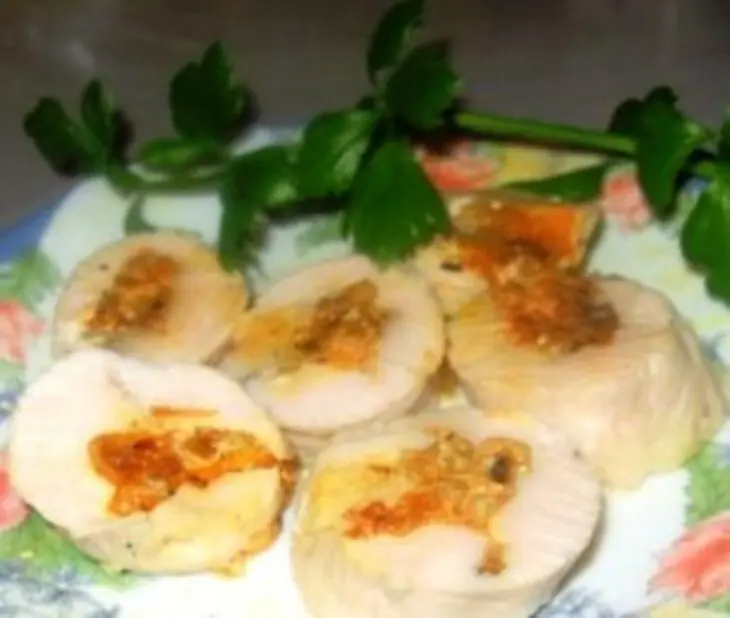 Куриные рулетики отварные: шаг 1