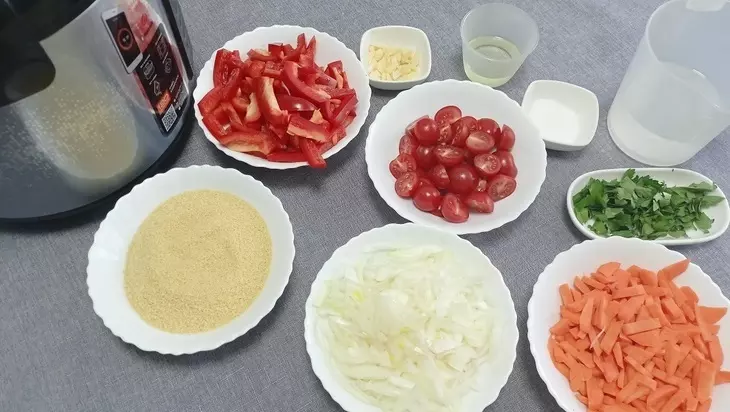Кускус с помидорами и перцем: шаг 2