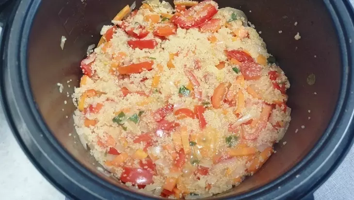 Кускус с помидорами и перцем: шаг 5