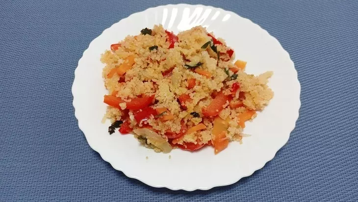 Кускус с помидорами и перцем: шаг 6