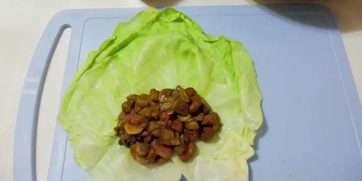 Голубцы с фасолью и грибами: шаг 4