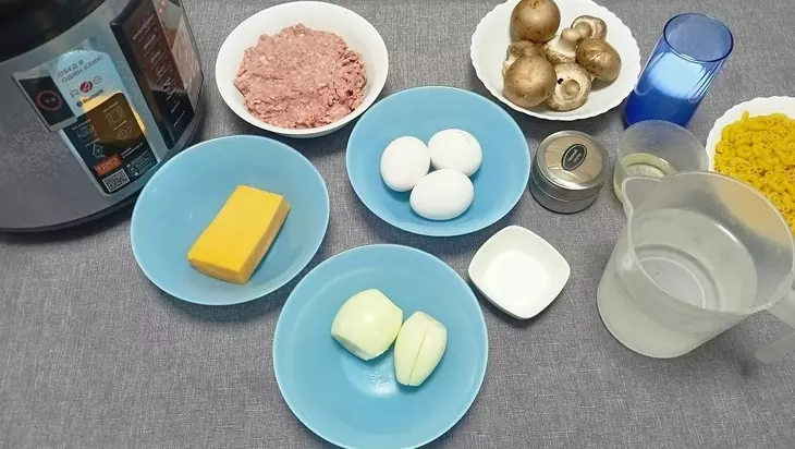 Макаронник с фаршем и грибами: шаг 1